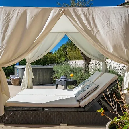 Villa Luxury With A Swimming Pool Rakalj, Marcana - 26928