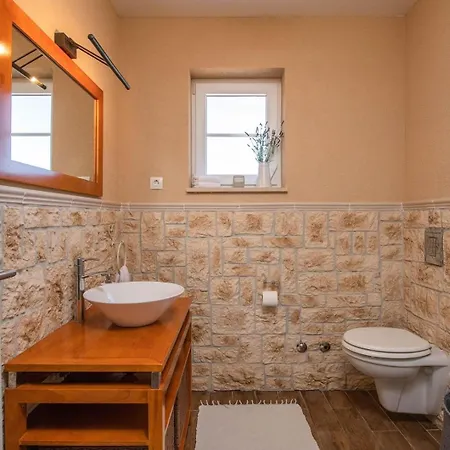 Βίλα Luxury With A Swimming Pool Rakalj, Marcana - 26928