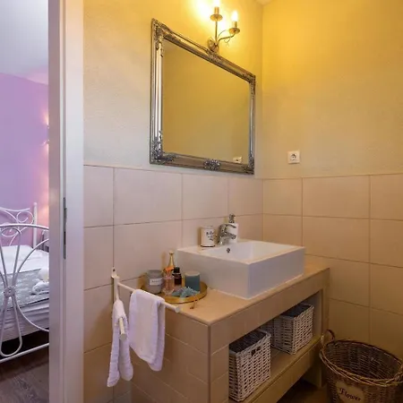 빌라 Luxury With A Swimming Pool Rakalj, Marcana - 26928 *