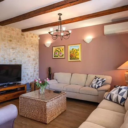 빌라 Luxury With A Swimming Pool Rakalj, Marcana - 26928
